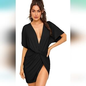 ✨️Like New✨️ Black Plunge Dress With Slit